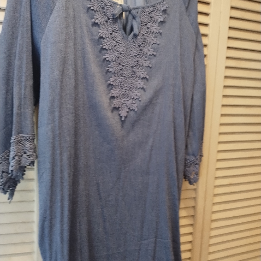 Dress - Picture 10 of 10